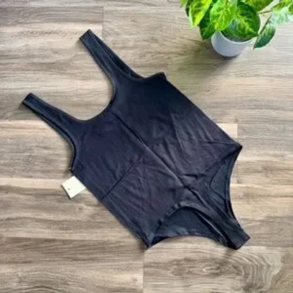 SO Seamless Scoop Neck Ribbed Tank Bodysuit Set of 2 Black & Mauve Size M - Picture 14 of 14